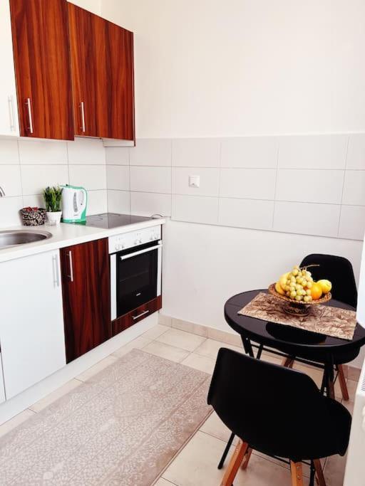 Miljacka Apartment *